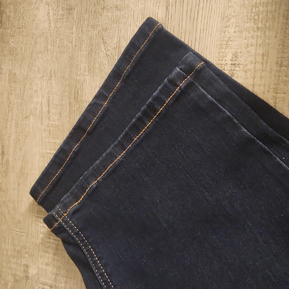 New w/ tags Size 18 Dark Wash Time & Tue Mid-Rise Straight Jeans - Picture 3 of 3